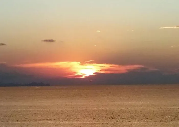 Tranquilo Con Preciosa Cala En La Puerta *